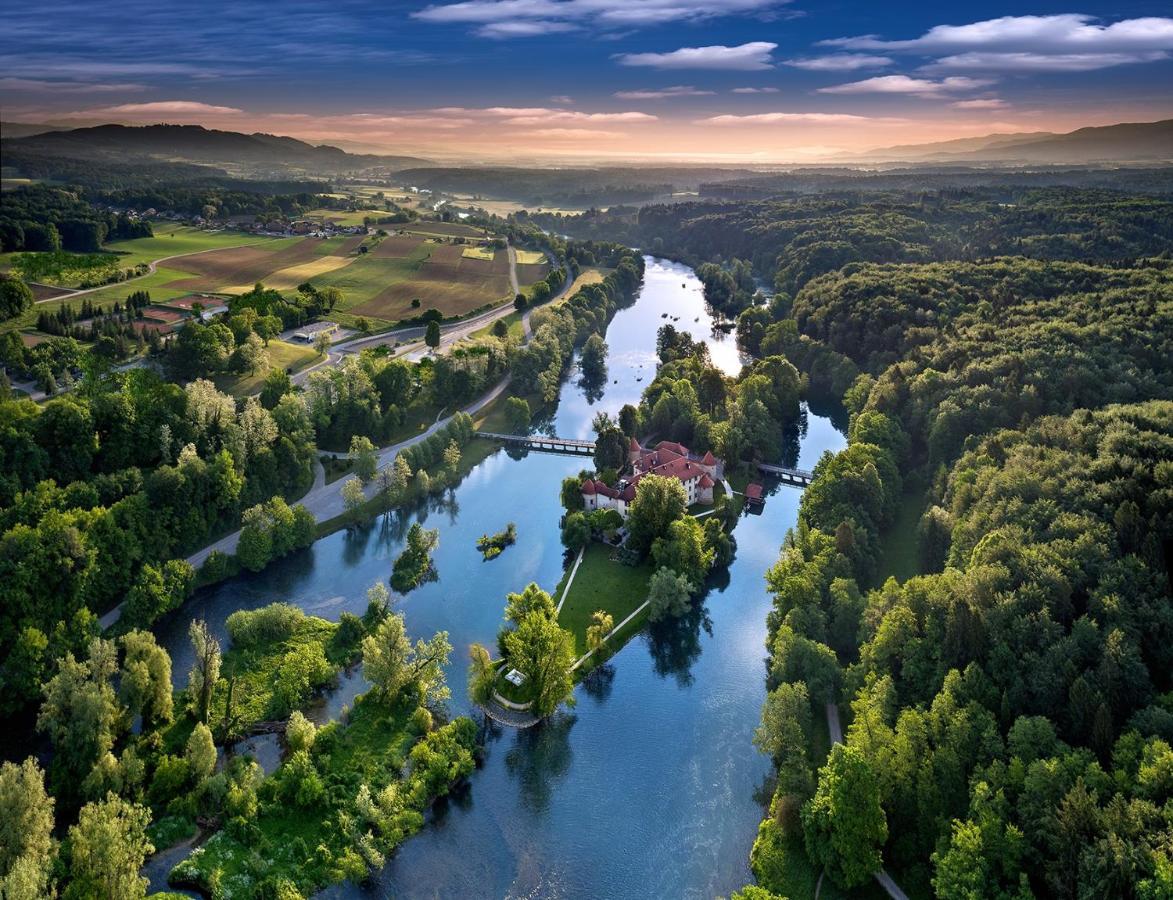 Hotel Grad Otocec - Relais Chateaux 외부 사진