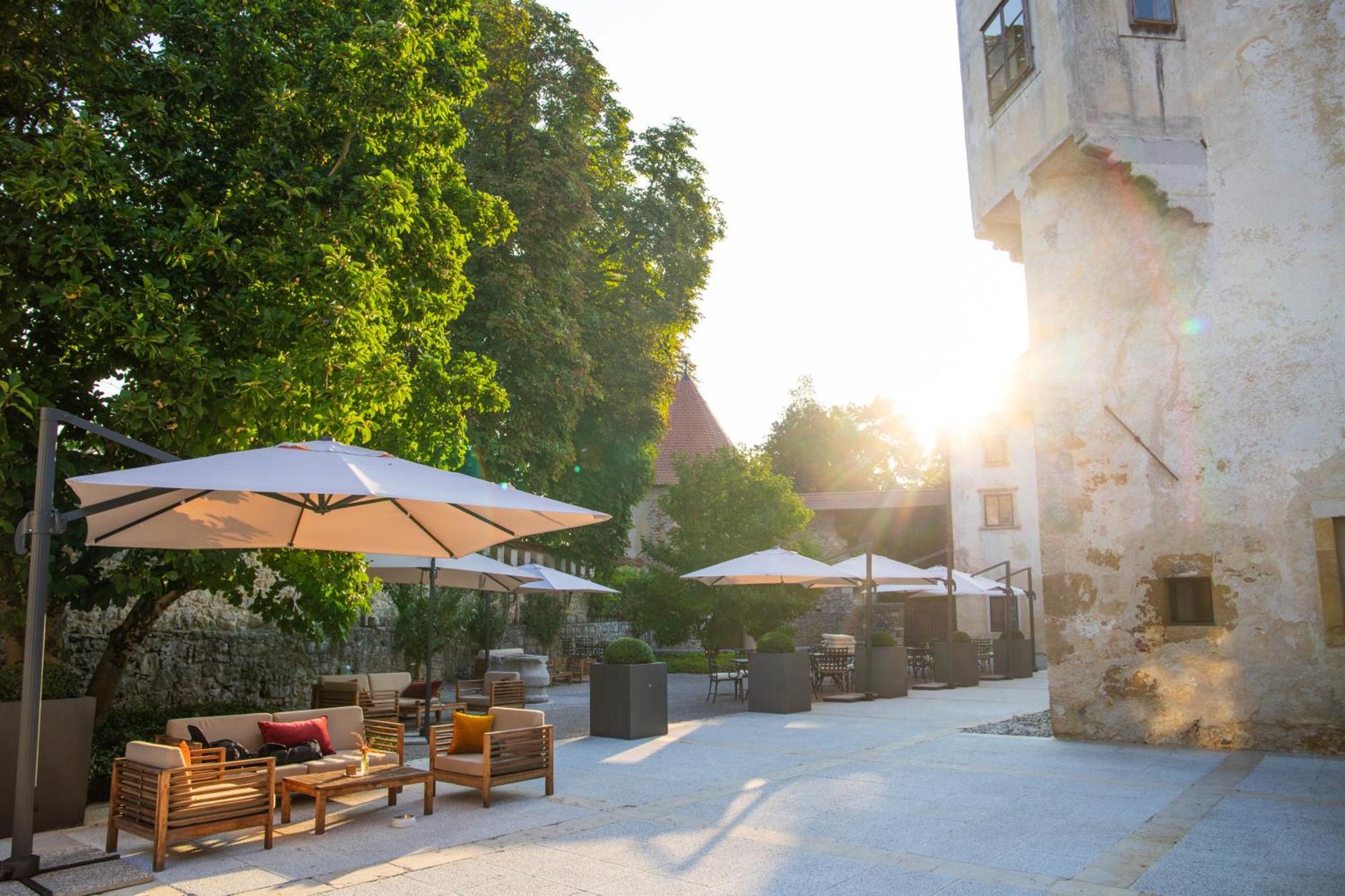 Hotel Grad Otocec - Relais Chateaux 외부 사진