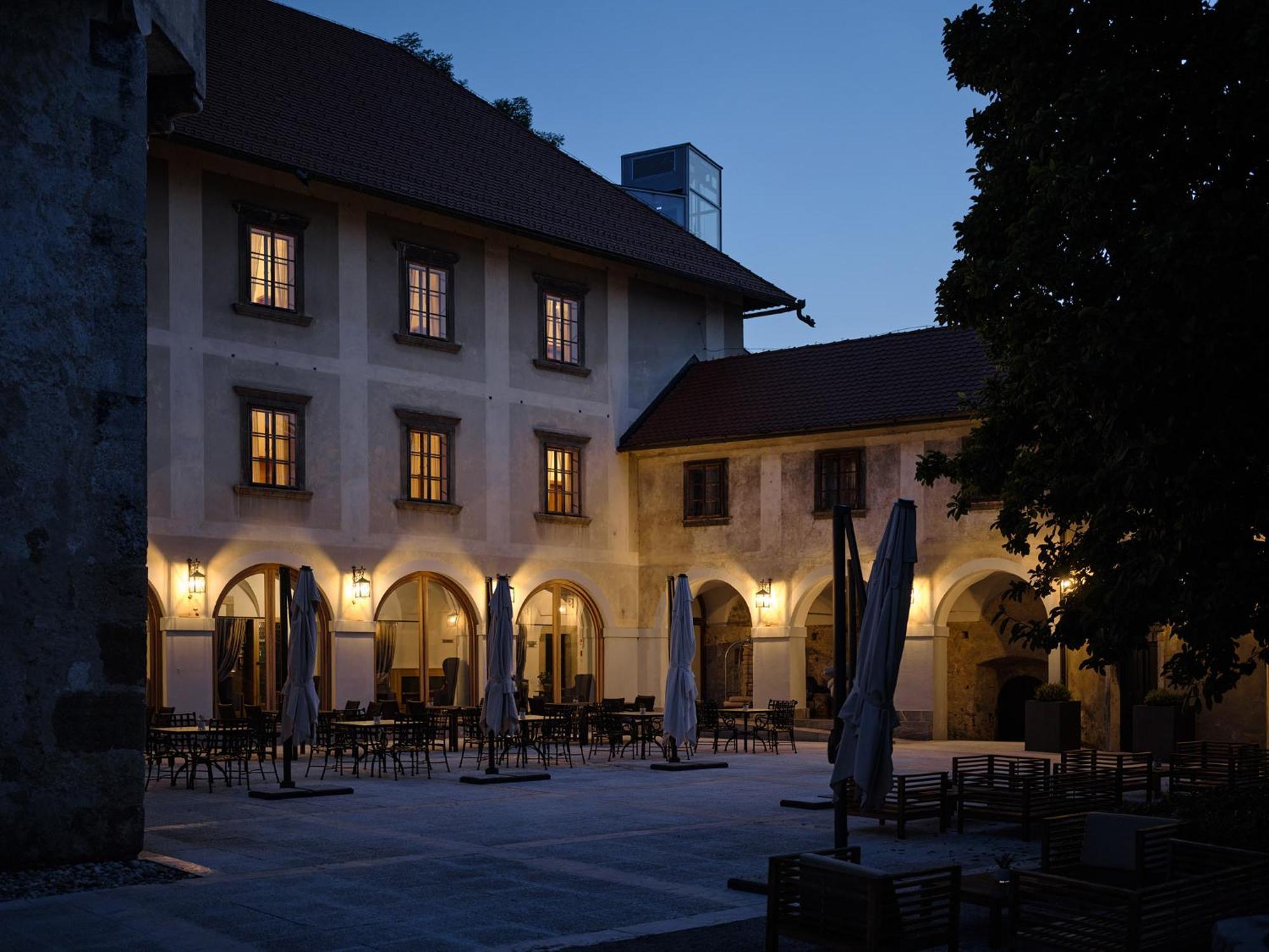 Hotel Grad Otocec - Relais Chateaux 외부 사진