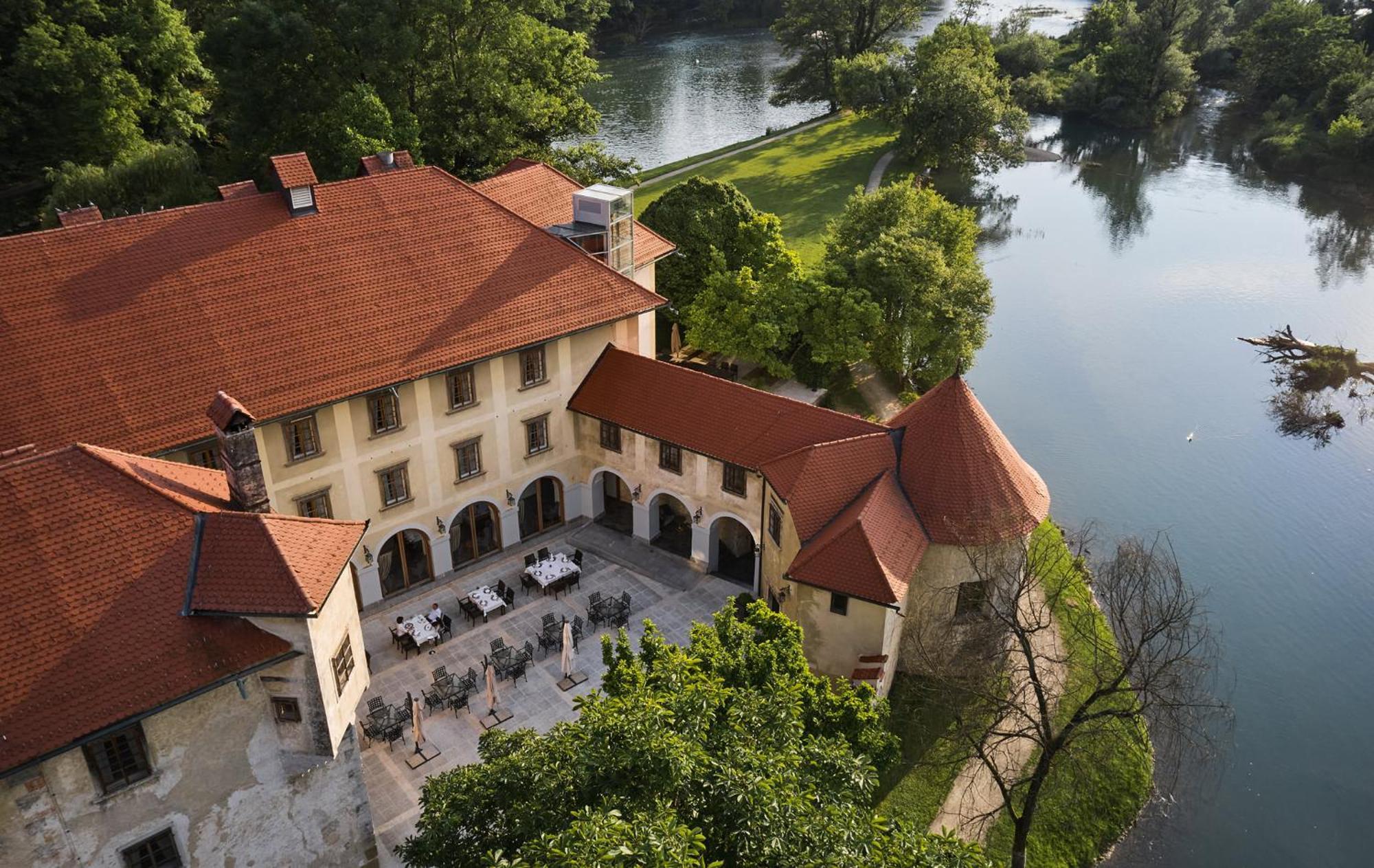 Hotel Grad Otocec - Relais Chateaux 외부 사진