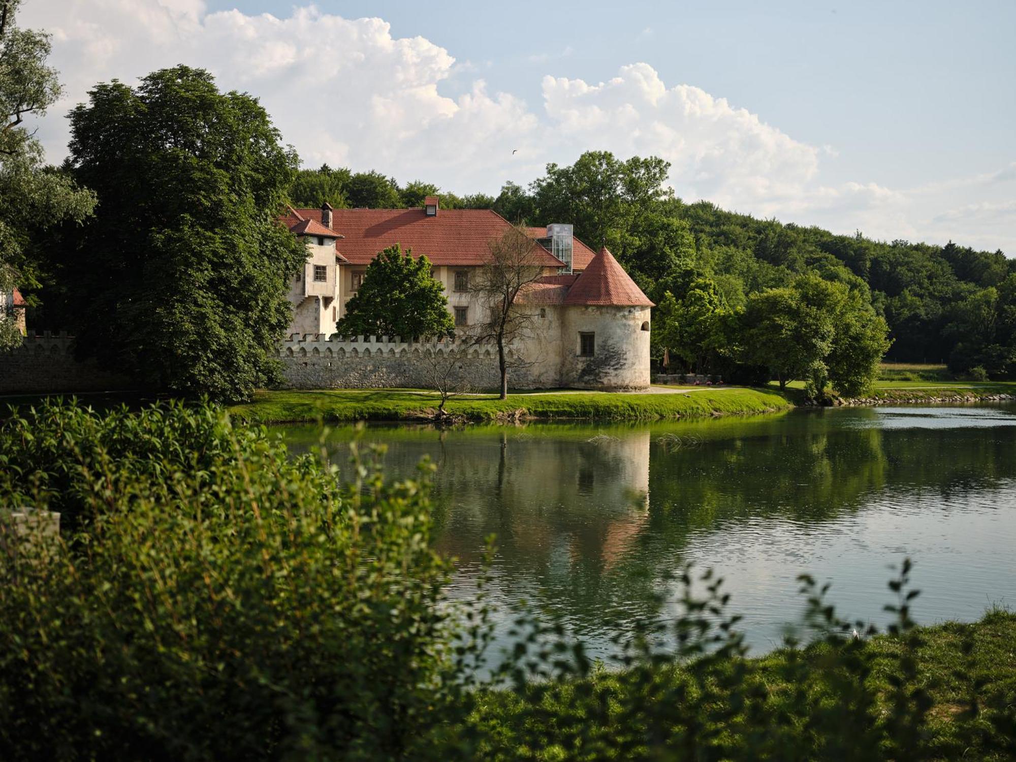 Hotel Grad Otocec - Relais Chateaux 외부 사진
