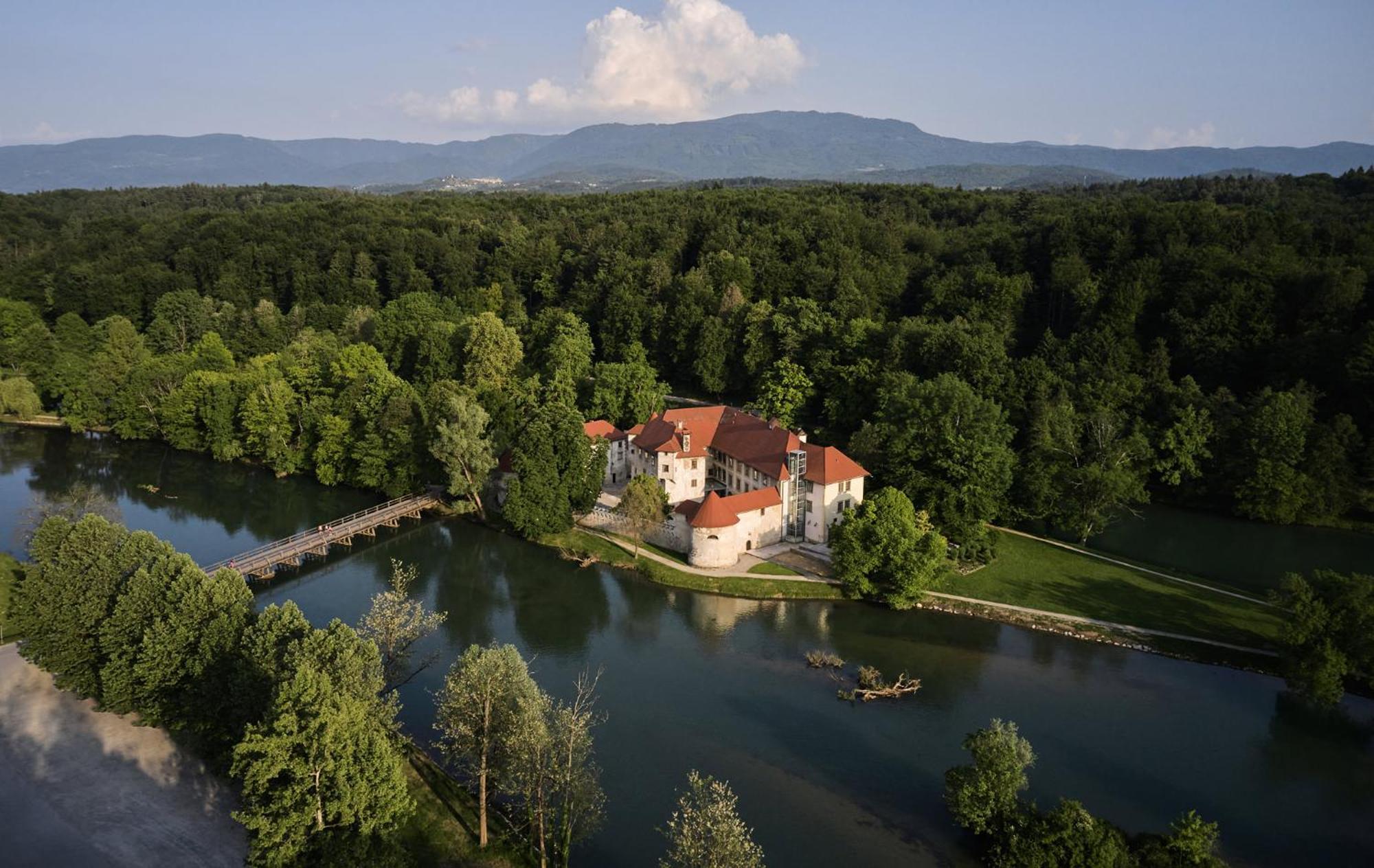 Hotel Grad Otocec - Relais Chateaux 외부 사진