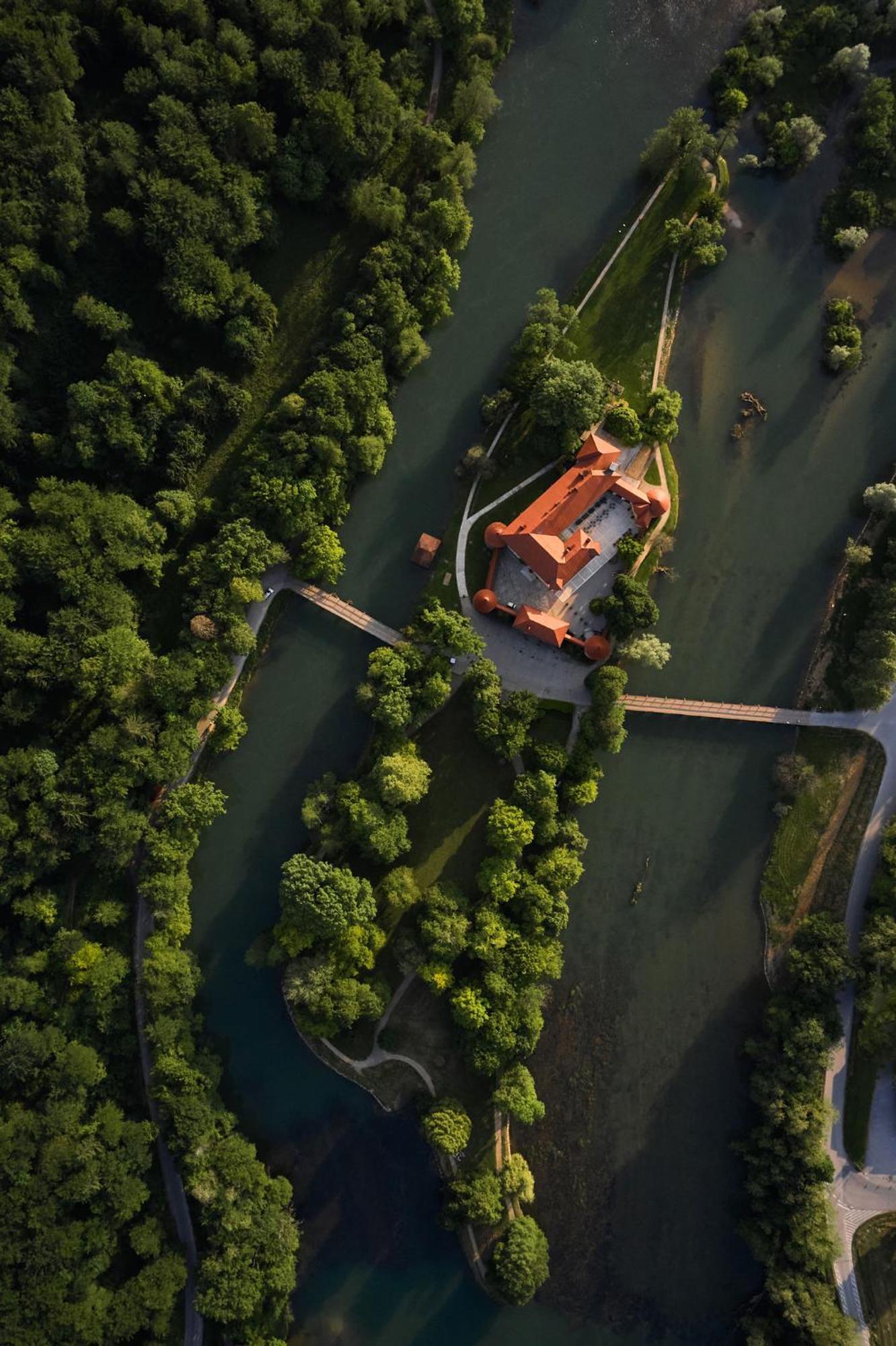 Hotel Grad Otocec - Relais Chateaux 외부 사진